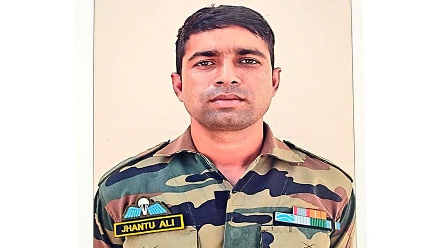 জম্মু-কাশ্মীরে বন্দুকযুদ্ধে ভারতীয় সেনা নিহত