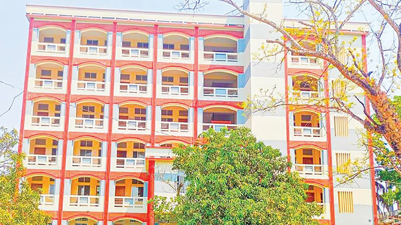 কাউখালীতে দুটি সরকারি হাইস্কুলে শিক্ষক সংকট, ভেঙে পড়েছে পাঠদান