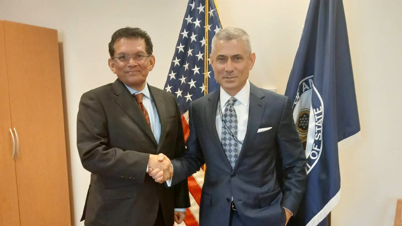 পররাষ্ট্রমন্ত্রীর সঙ্গে পল কাপুরের বৈঠক