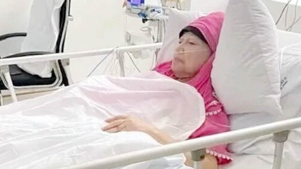 খালেদা জিয়ার সুস্থতা কামনায় আগামীকাল মসজিদ-মন্দিরে দোয়া