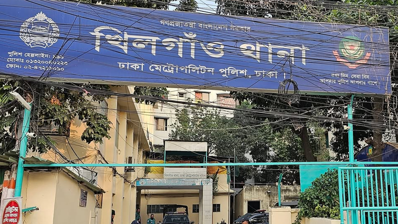 রাজধানীতে ট্রাকচাপায় মোটরসাইকেল আরোহী নিহত