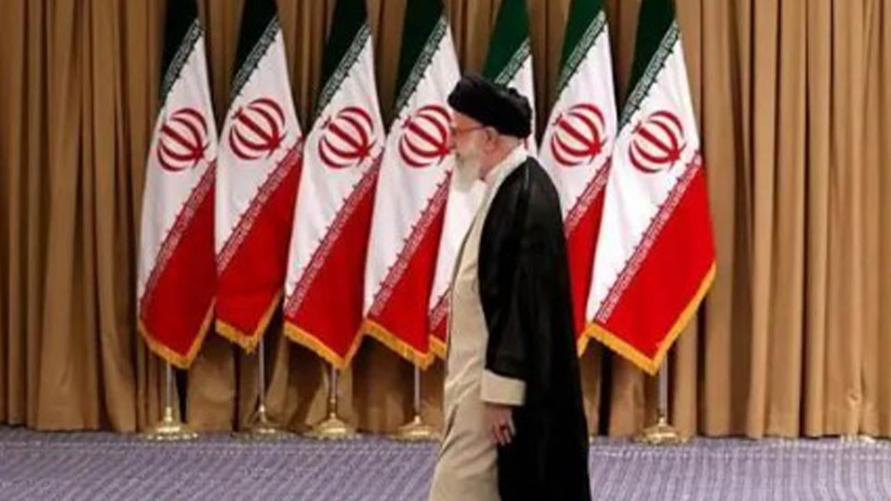 ইরানের সর্বোচ্চ নেতা কীভাবে নির্বাচিত হয়?