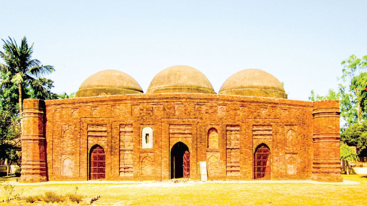 নান্দনিক সৌন্দর্যের খেরুয়া মসজিদ