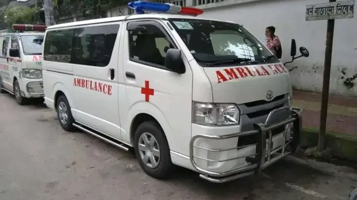 দেড় ঘণ্টা যানজটে আটকা পড়ে অ্যাম্বুলেন্সেই রোগীর মৃত্যু