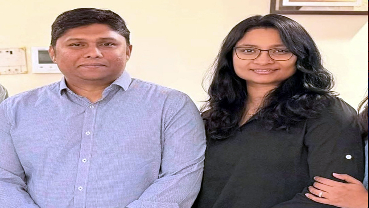 বাচ্চাদের জীবিত উদ্ধার করলেও নিজেরা পানিতে তলিয়ে গেলেন