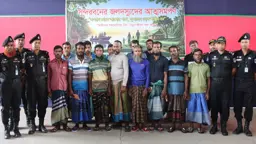 সুন্দরবনে আলিফ বাহিনীর ১৫ জলদস্যুর আত্মসমর্পণ