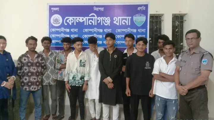 নোয়াখালীতে কিশোর গ্যাংবিরোধী অভিযানে আটক ১৭০