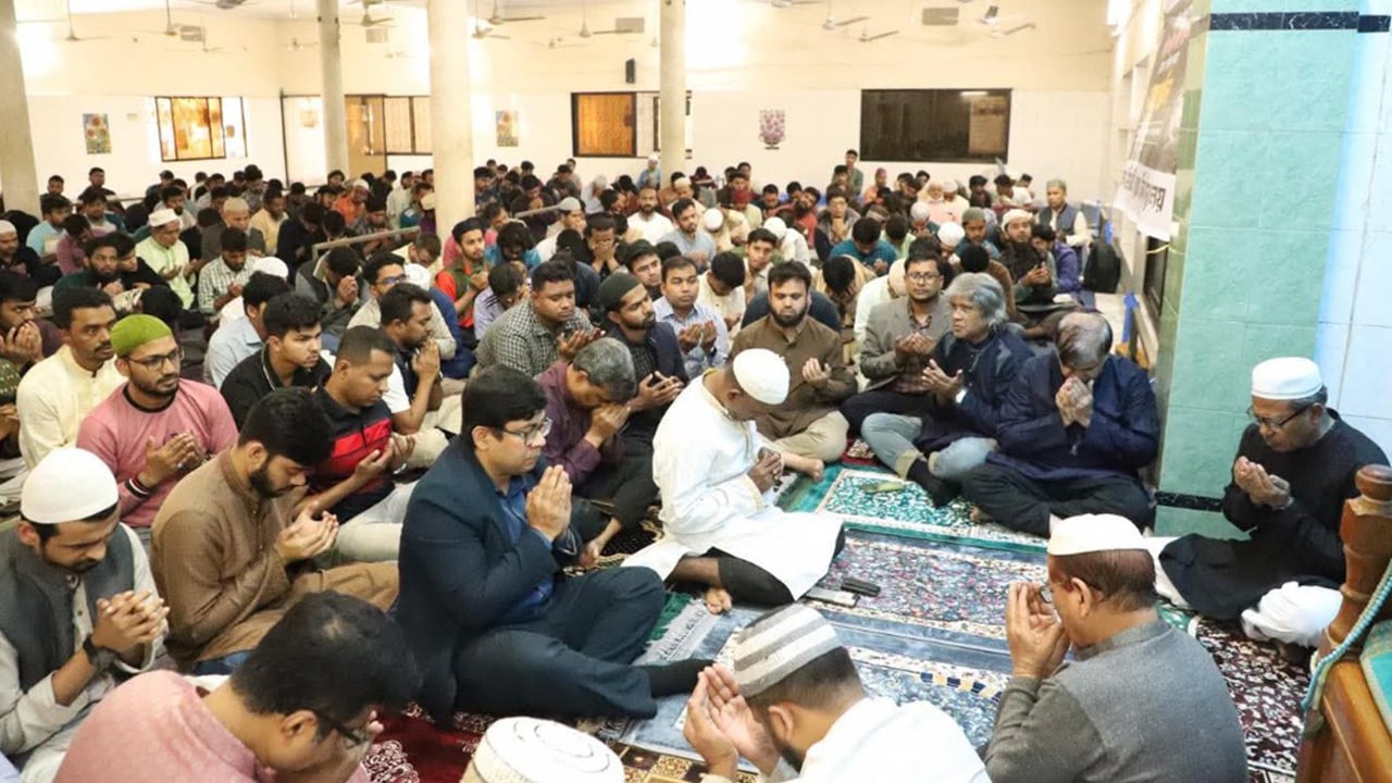 স্বৈরাচারী শক্তি বা তাদের সহযোগীদের কোনো সুযোগ দেওয়া যাবে না