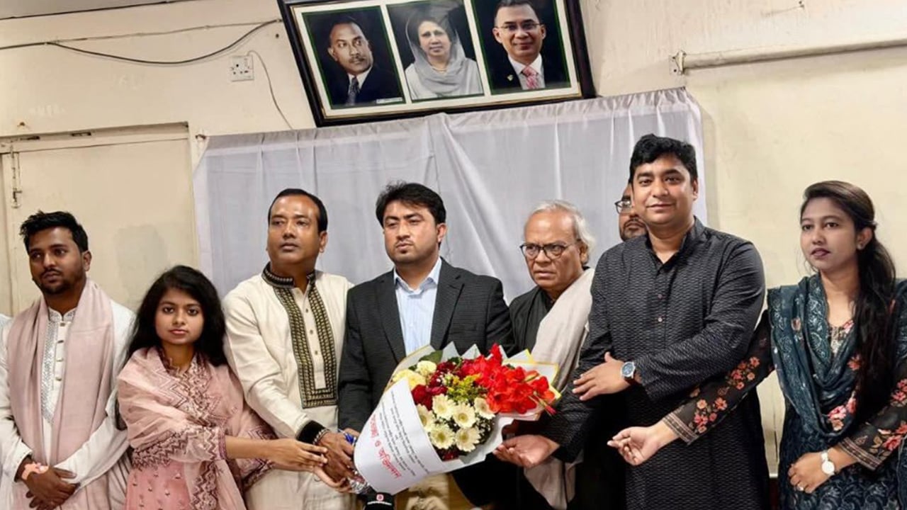 জাকসুর ভিপিসহ হল সংসদ নেতাদের বিএনপিতে যোগদান