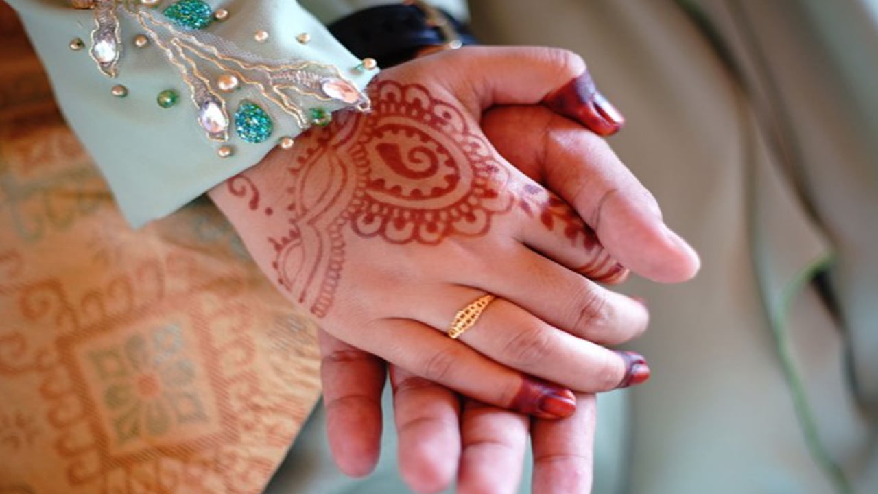 দাম্পত্যের মাধুর্য ফুটে উঠেছে কোরআনের যেসব আয়াতে