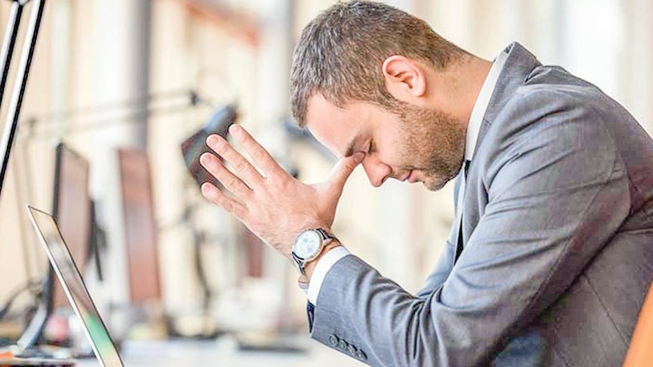 কর্মক্ষেত্রে একঘেয়েমি দূর করতে...