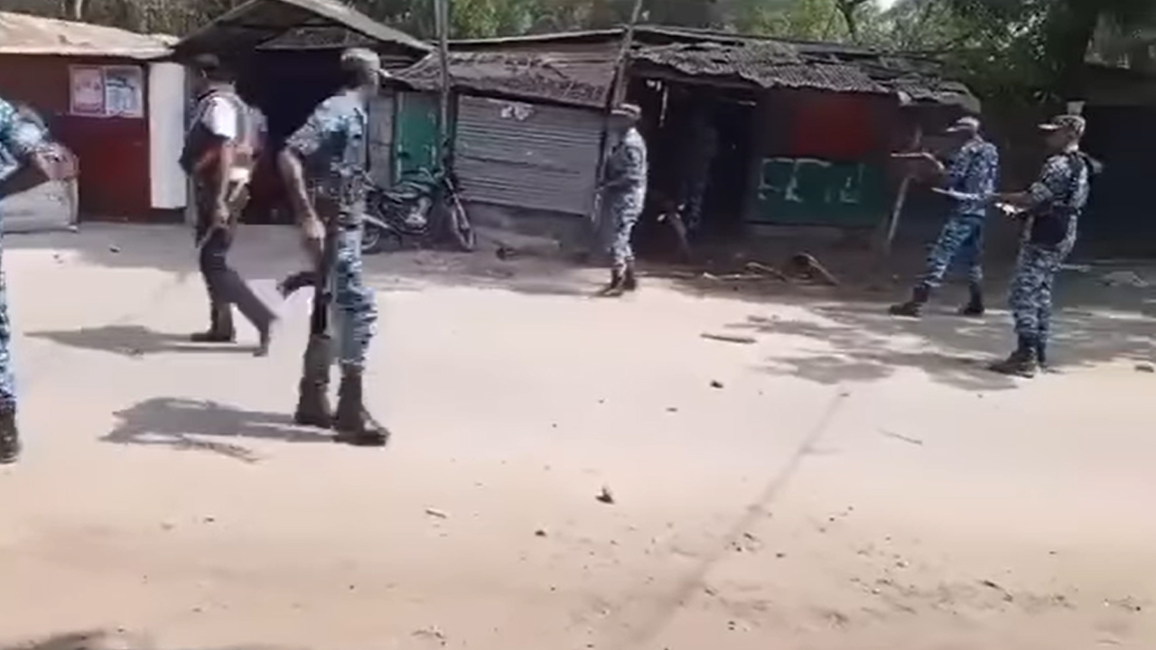 কক্সবাজারে গুলি