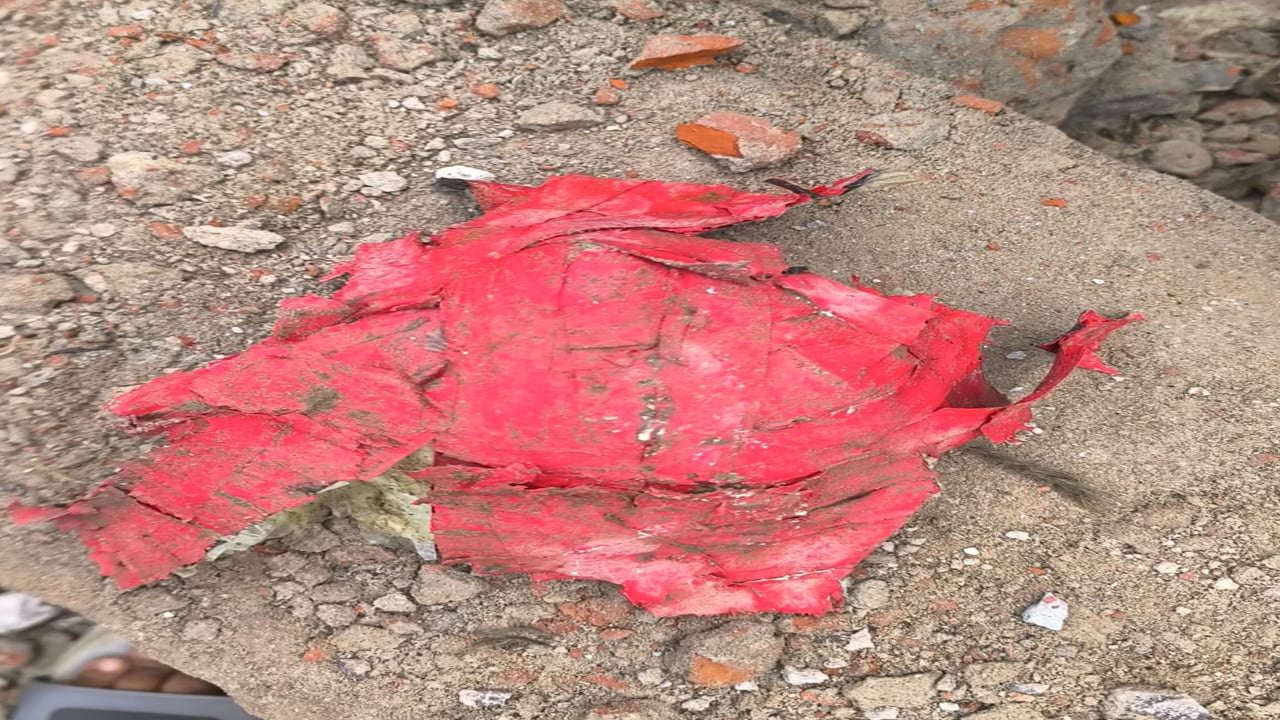 পুরাতন থানা ভবনে ককটেল বিস্ফোরণ, ২ শ্রমিক আহত