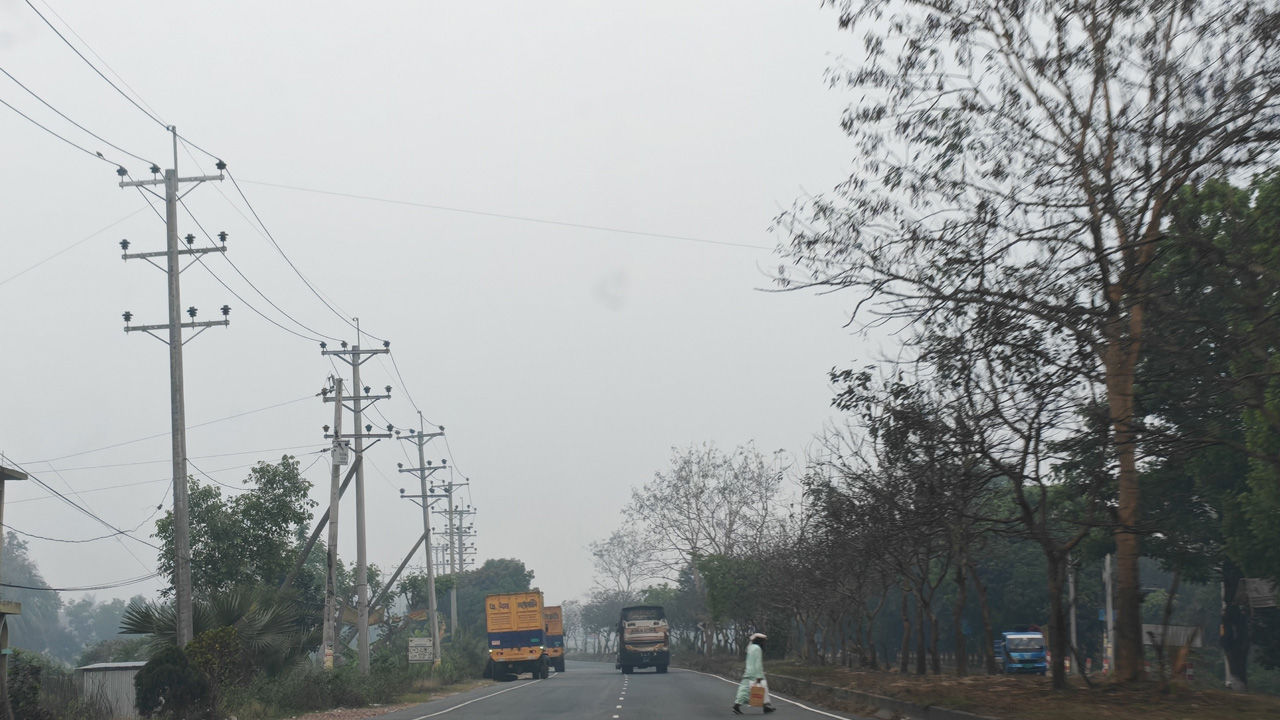 ঢাকা-চট্টগ্রাম মহাসড়কে পৃথক সড়ক দুর্ঘটনায় ৬ জন নিহত