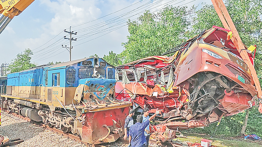 কুমিল্লায় ৩৭ দুর্ঘটনায় প্রাণ গেছে ২৭ জনের, আহত শতাধিক