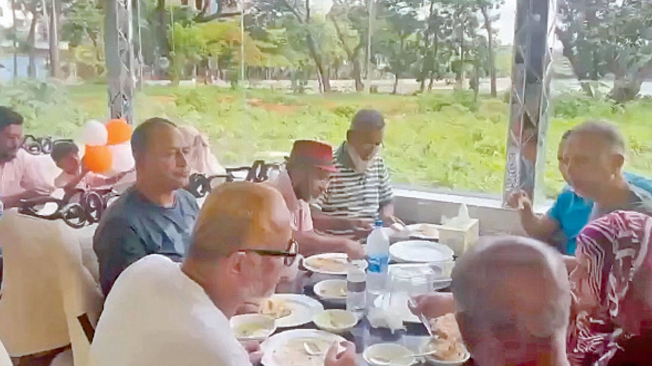 কুমিল্লায় সক্রিয় নিষিদ্ধ আ.লীগ, প্রকাশ্যে ঘুরছে ক্যাডাররা