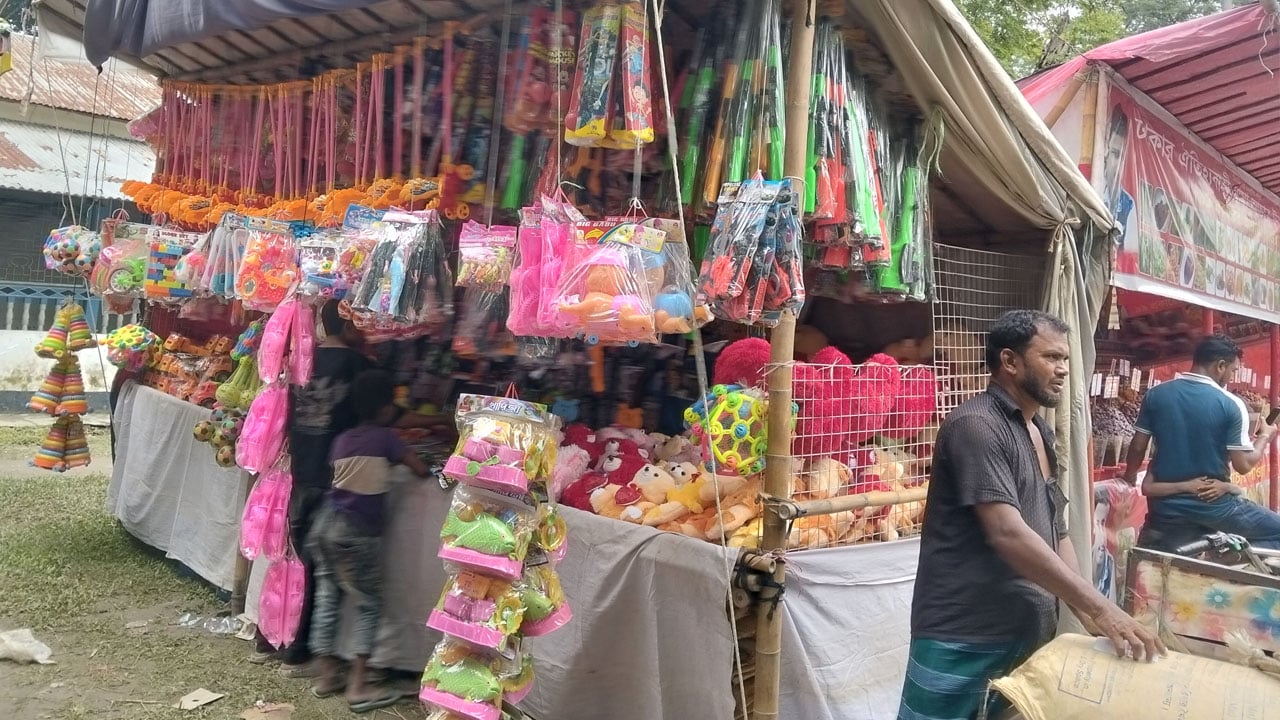 সত্যজিৎ রায়ের পৈতৃক বাড়িতে বৈশাখী মেলা শুরু