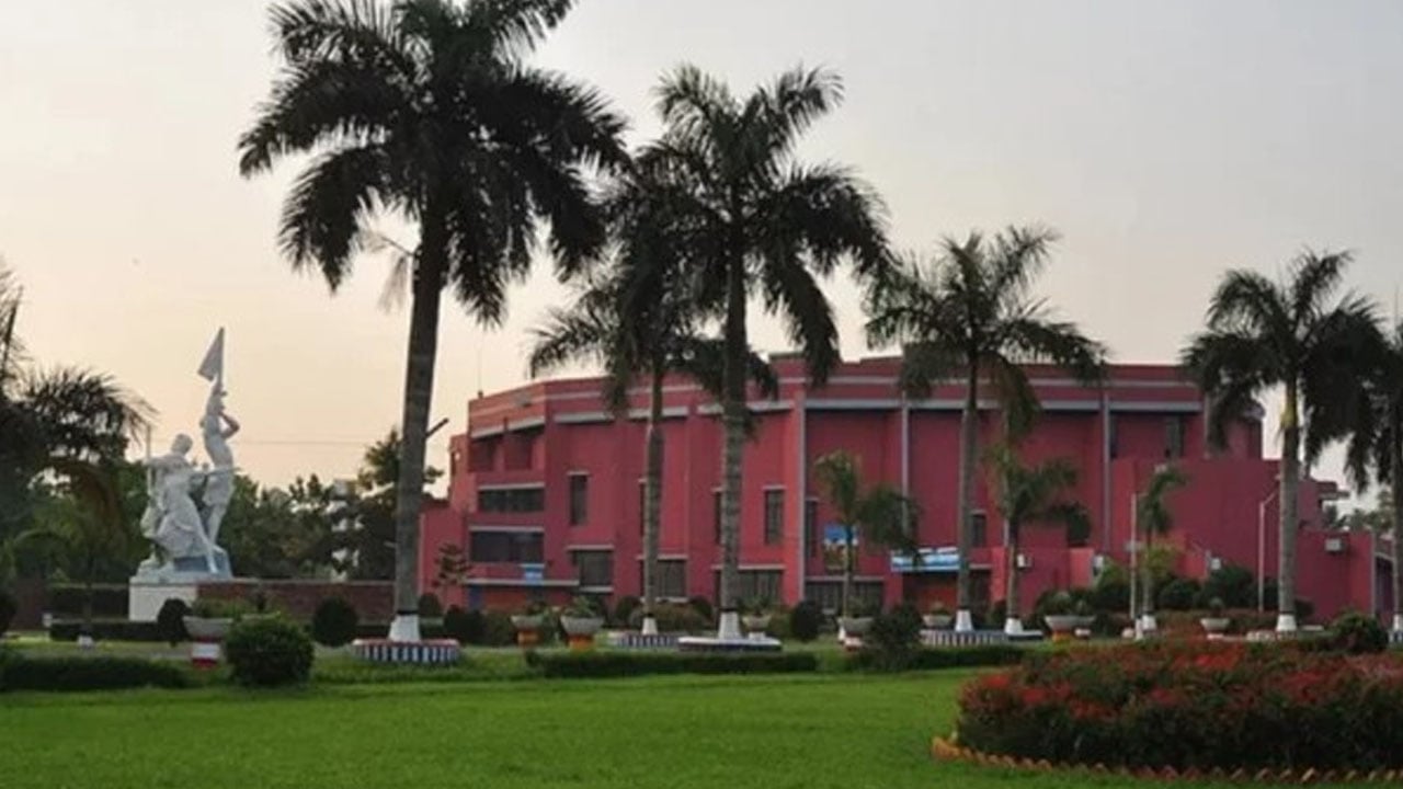 অচলাবস্থা কাটিয়ে বাকৃবি খুলছে ৫ অক্টোবর