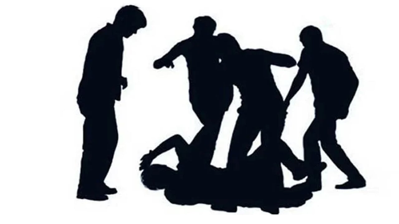 কেরানীগঞ্জে সাংবাদিকের বাড়িতে হামলা, আহত ৩