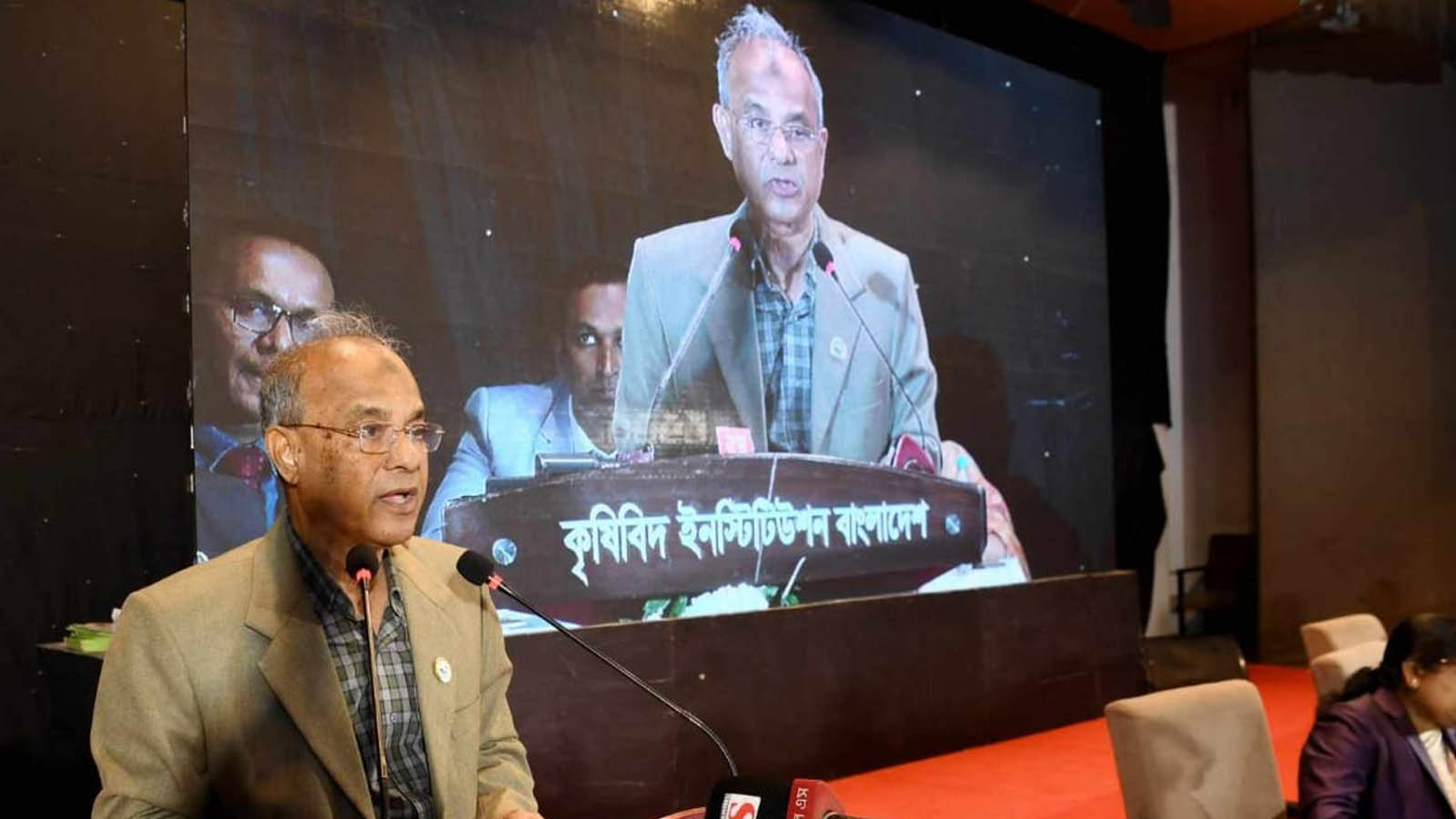 কৃষি অর্থনীতির মেরুদণ্ড: কৃষি উপদেষ্টা