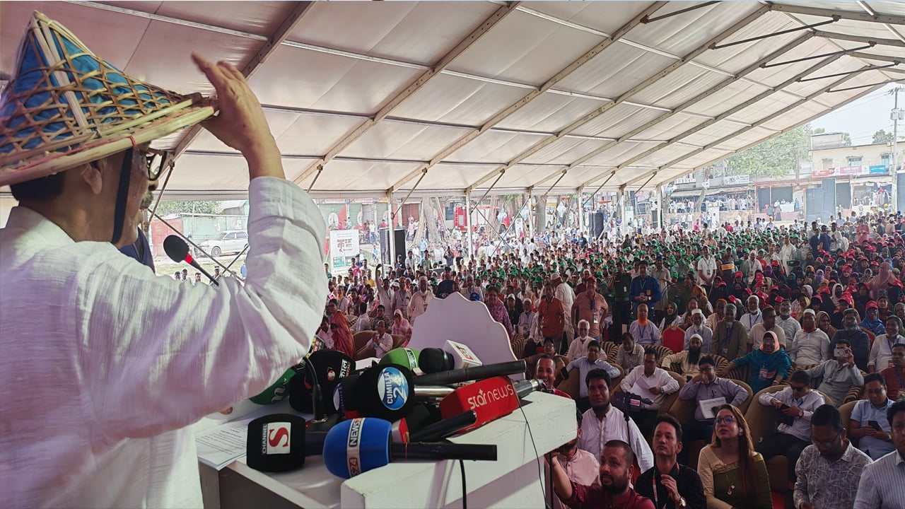 কৃষকদের স্বাবলম্বী করে তোলা গেলে দারিদ্র্য হ্রাস পাবে: কৃষিমন্ত্রী