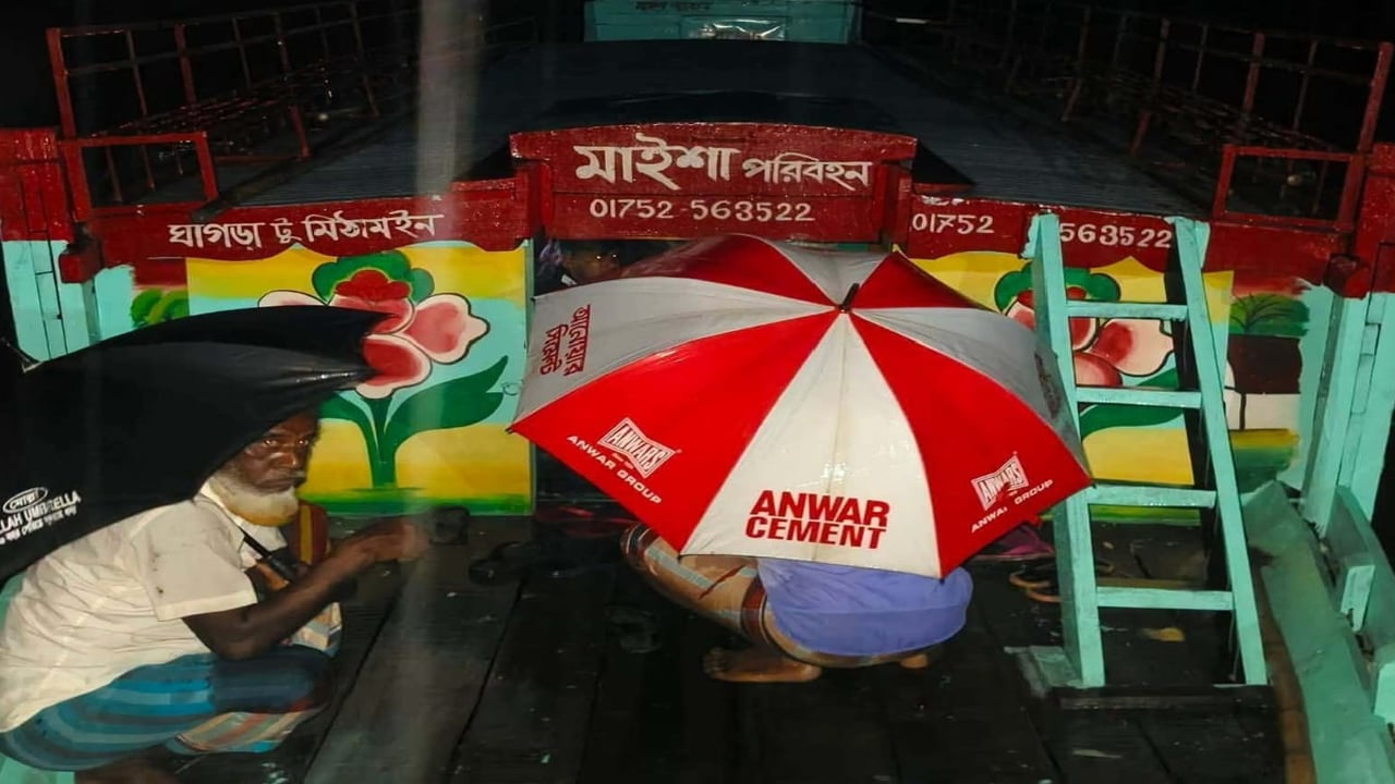 কিশোরগঞ্জে লাশবাহী ট্রলারে ডাকাতি
