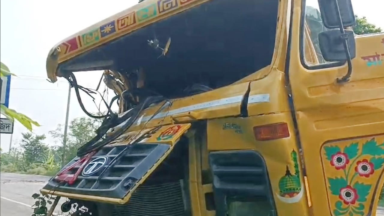 কুষ্টিয়ায় দুই ট্রাকের মুখোমুখি সংঘর্ষে নিহত ১, আহত ৩