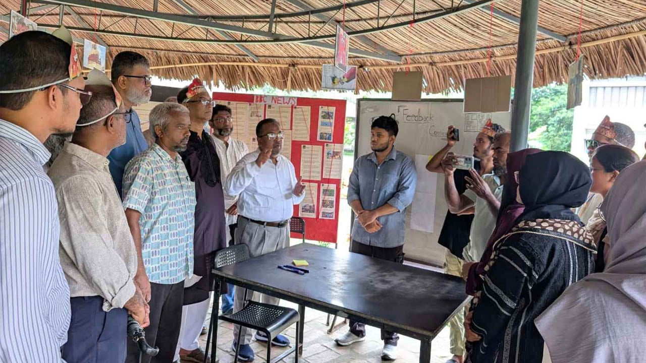 খুবিতে ‘খবরের পাতায় গণঅভ্যুত্থান ২৪’ শীর্ষক ফটো এক্সিবিশন অনুষ্ঠিত