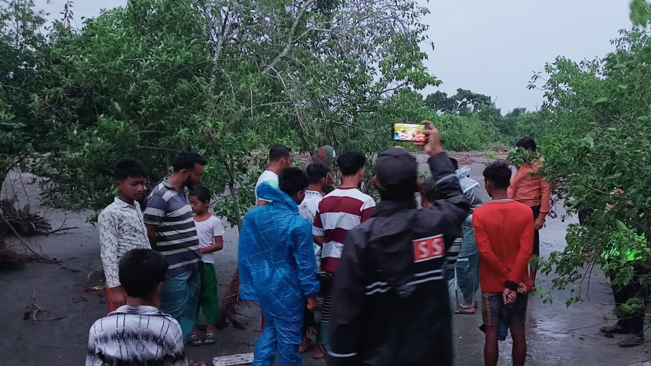 কুয়াকাটা সৈকত থেকে অজ্ঞাত যুবকের অর্ধগলিত লাশ উদ্ধার