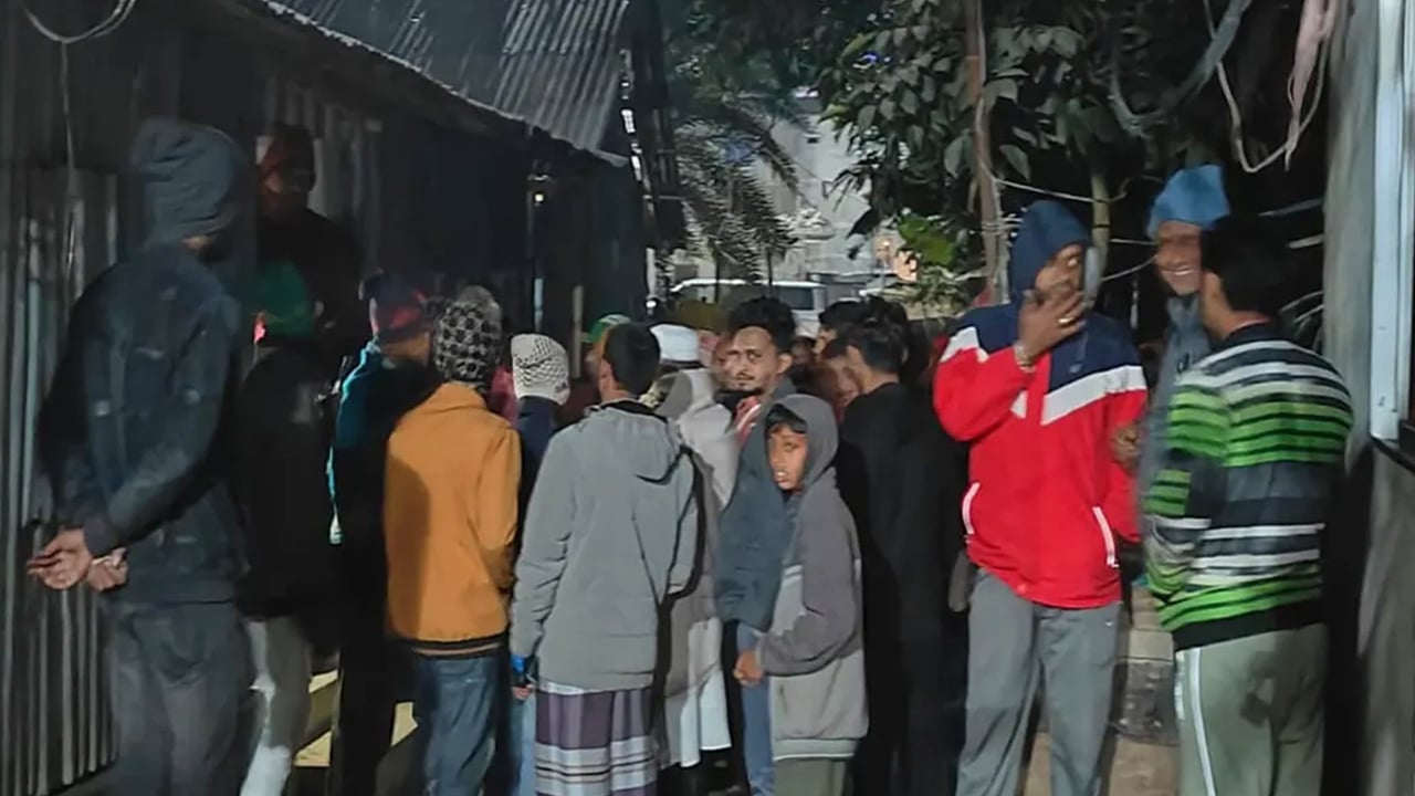 কুয়াকাটায় গৃহবধূর গলাকাটা মরদেহ উদ্ধার, স্বামী আটক