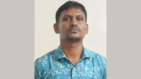 কুয়াকাটায় ঘুস নেওয়ার অভিযোগে শ্রম পরিদর্শক আটক, উদ্ধার ৩৭ হাজার টাকা