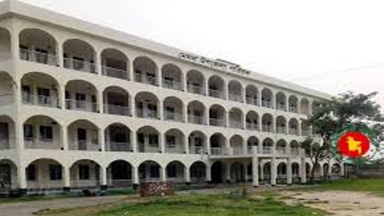 মেঘনায় মাধ্যমিক শিক্ষা কর্মকর্তা না থাকায় দাপ্তরিক কাজে স্থবিরতা
