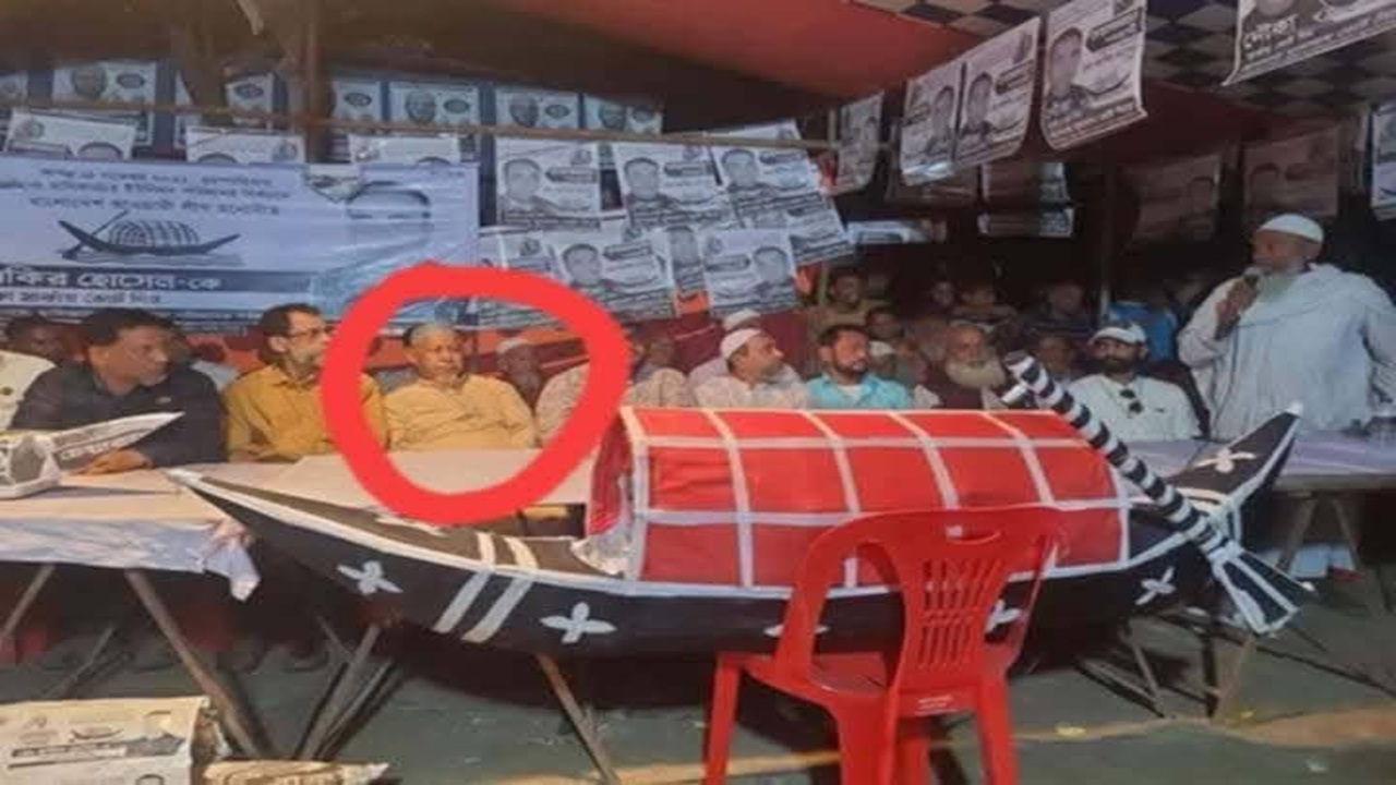 নৌকায় ভোট চাওয়া আব্বাস উদ্দিন কুমিল্লা জেলার বিএনপি নেতা