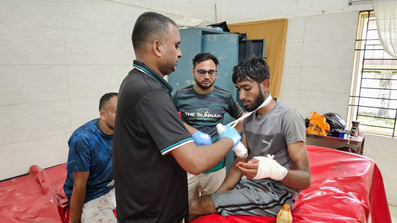 কুমিল্লায় কোরবানির পশু কাটতে গিয়ে আহত অর্ধশতাধিক