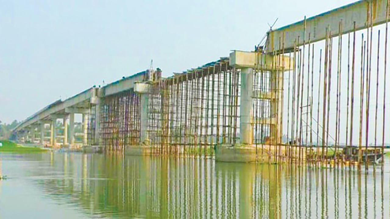 সময় বাড়িয়েও শেষ হয়নি দুধকুমার নদের ওপর সেতুর কাজ