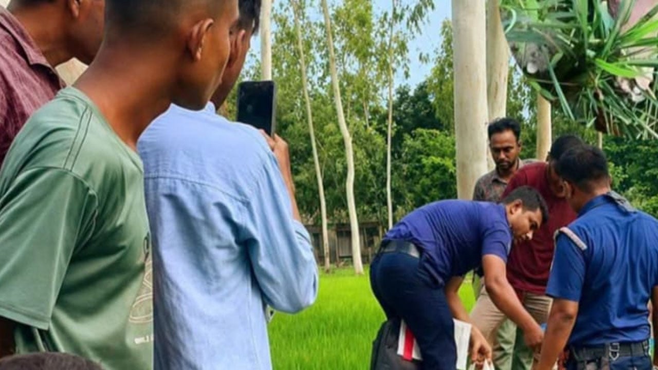 কুড়িগ্রামে ধানের জমি থেকে মানুষের খণ্ডিত পা উদ্ধার