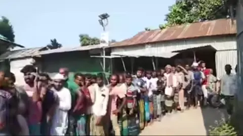 কুড়িগ্রামে সারা দিন লাইনে দাঁড়িয়েও সার পাননি কৃষক