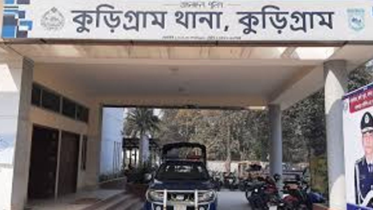 বাজারে সড়কবাতি লাগাতে গিয়ে দুজনের মৃত্যু