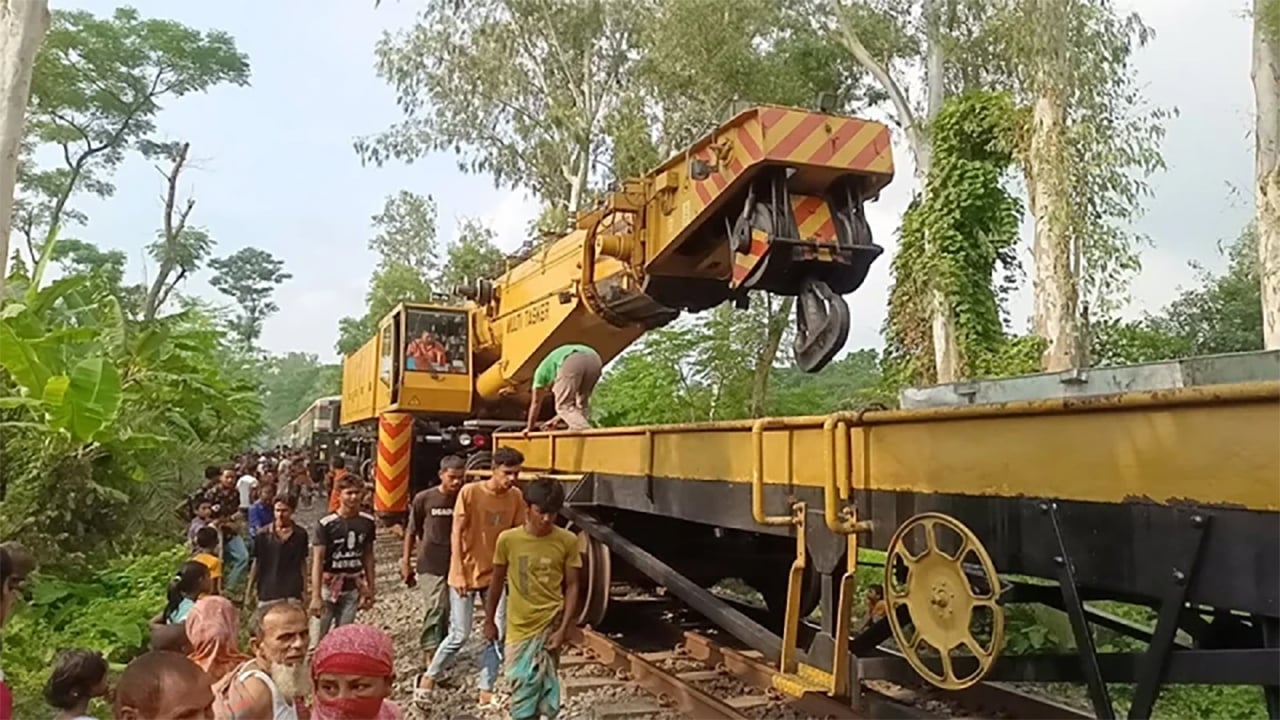 কুড়িগ্রাম এক্সপ্রেস ট্রেনের বগি লাইনচ্যুত