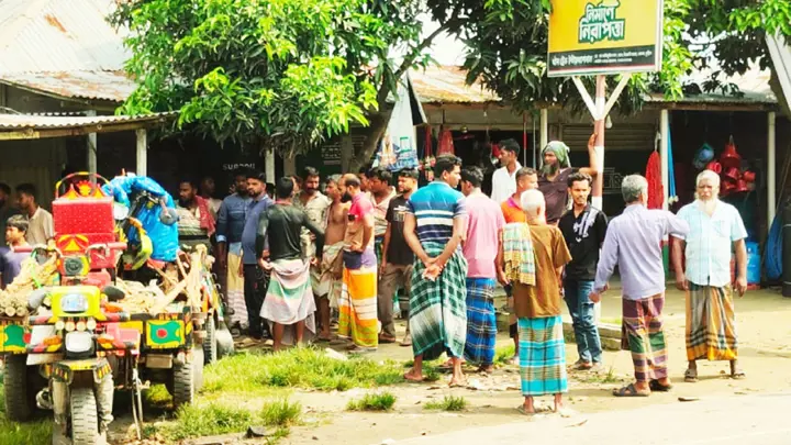 কুষ্টিয়ায় ড্রাম ট্রাকের ধাক্কায় করিমনের চালক নিহত 