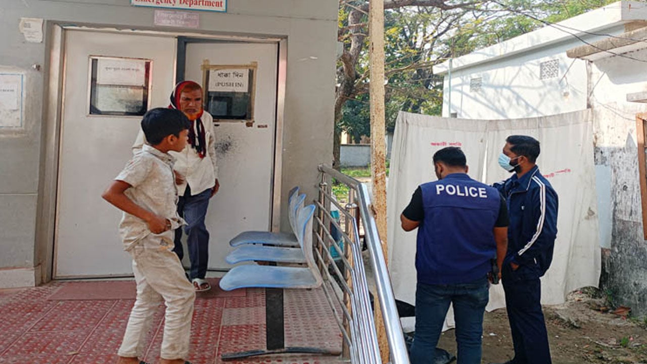 সাগরে ফিশিং ট্রলির ধাক্কায় এক জেলের মৃত্যু, নিখোঁজ আরেক জেলে