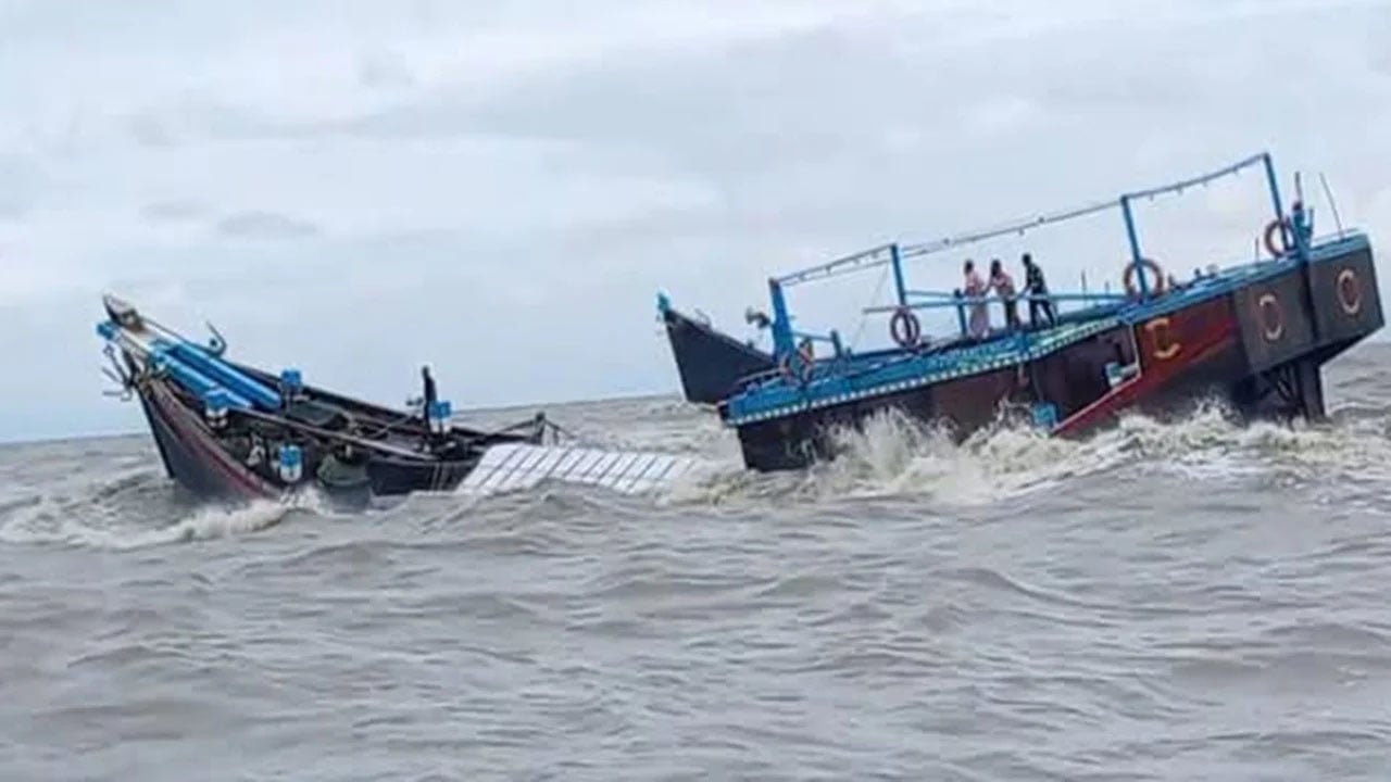 কুতুবদিয়ায় সাগরে ট্রলারডুবিতে চারজনের লাশ উদ্ধার, নিখোঁজ ১