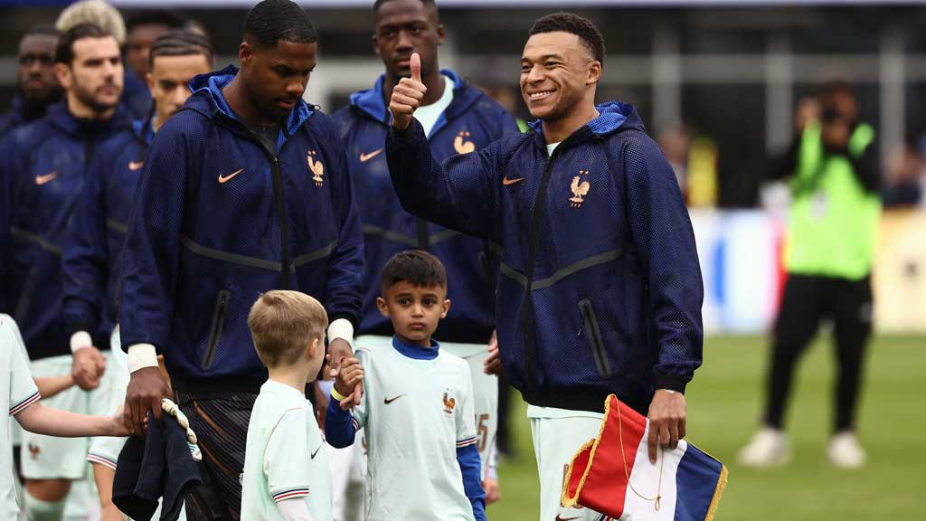 ফিফা র‌্যাঙ্কিংয়ে শীর্ষে ফ্রান্স, পেছাল আর্জেন্টিনা-ব্রাজিল-বাংলাদেশ