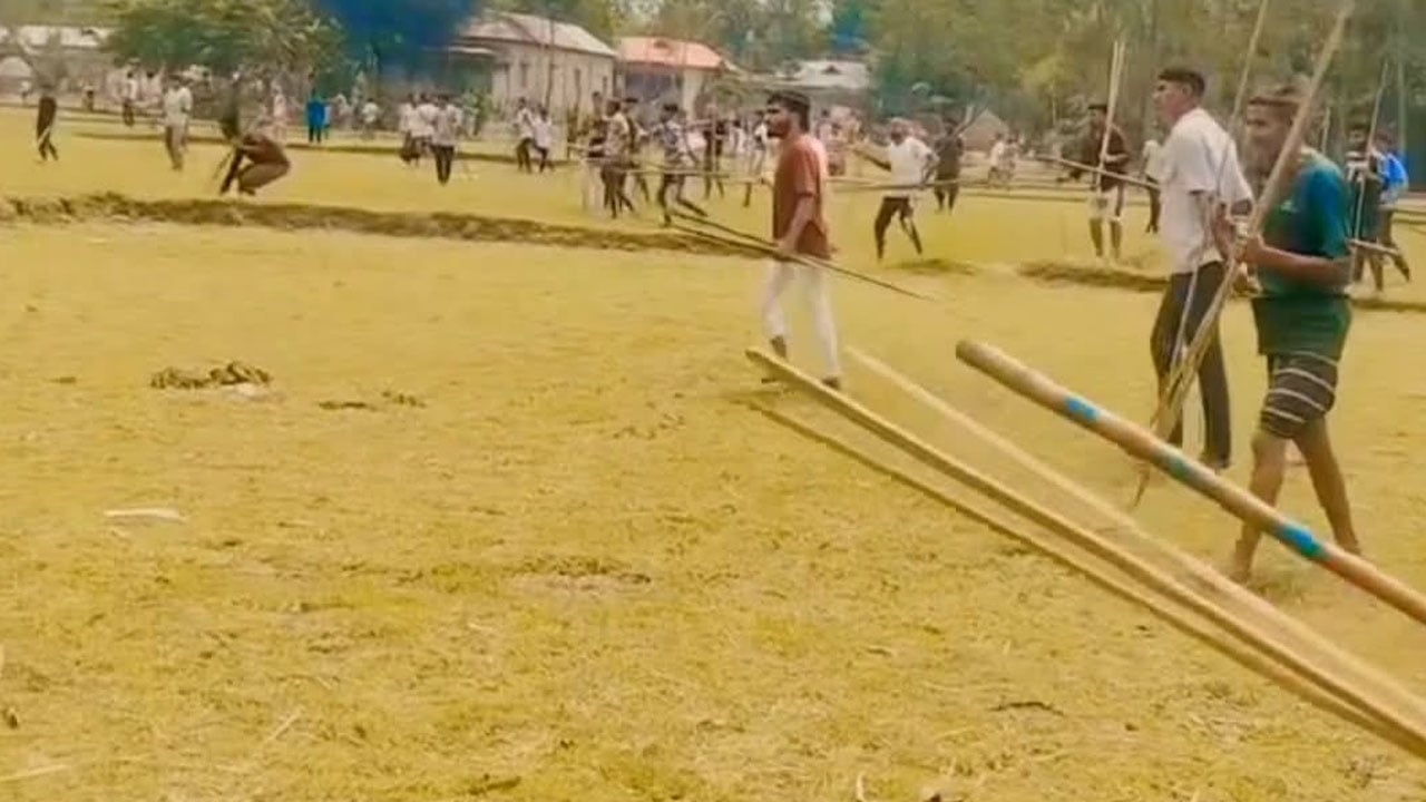 পাওনা টাকা ১৮০ না ৩০, এই তর্কে দুই গোষ্ঠীর সংঘর্ষে আহত ৩০
