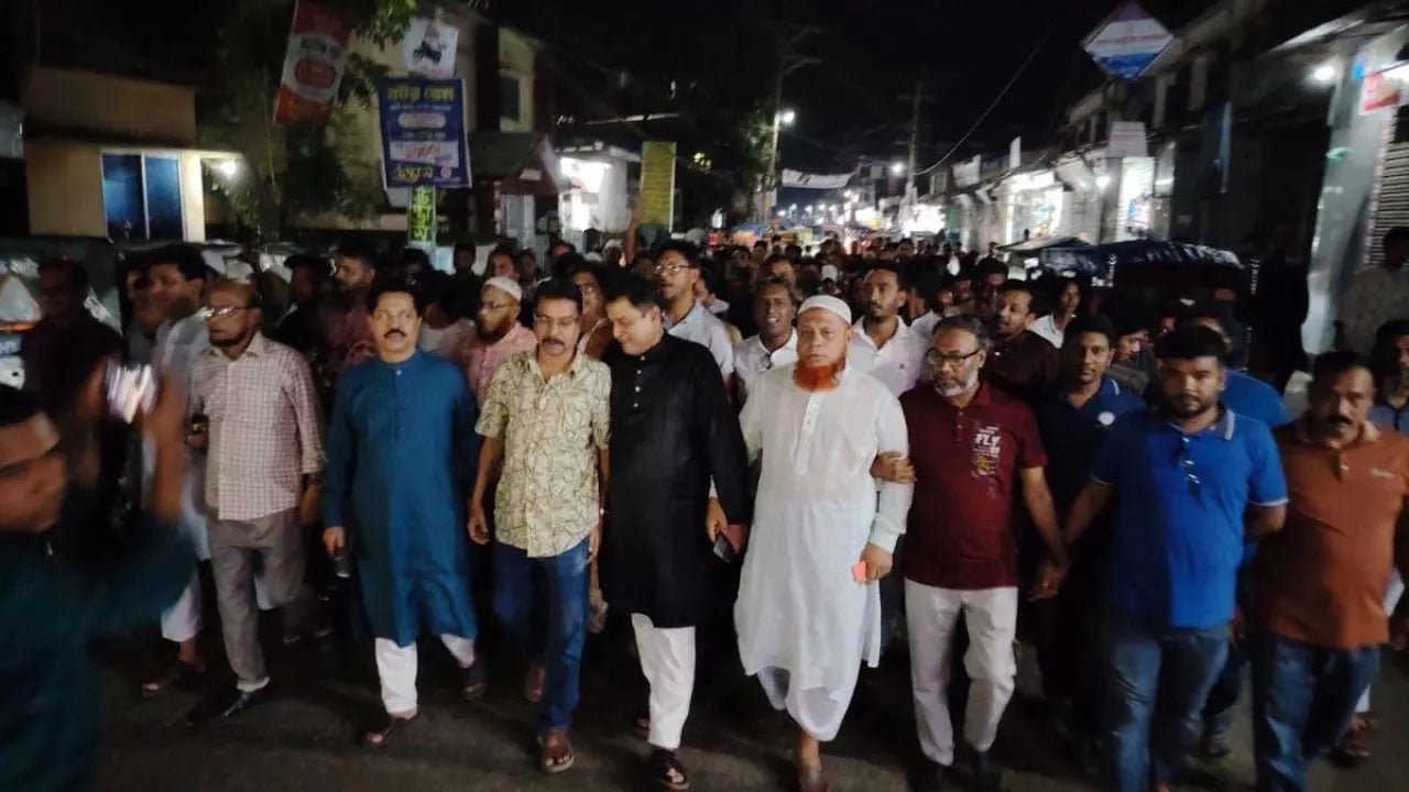 হাফিজ উদ্দিন ভারপ্রাপ্ত রাষ্ট্রপতি, লালমোহনে আনন্দ মিছিল