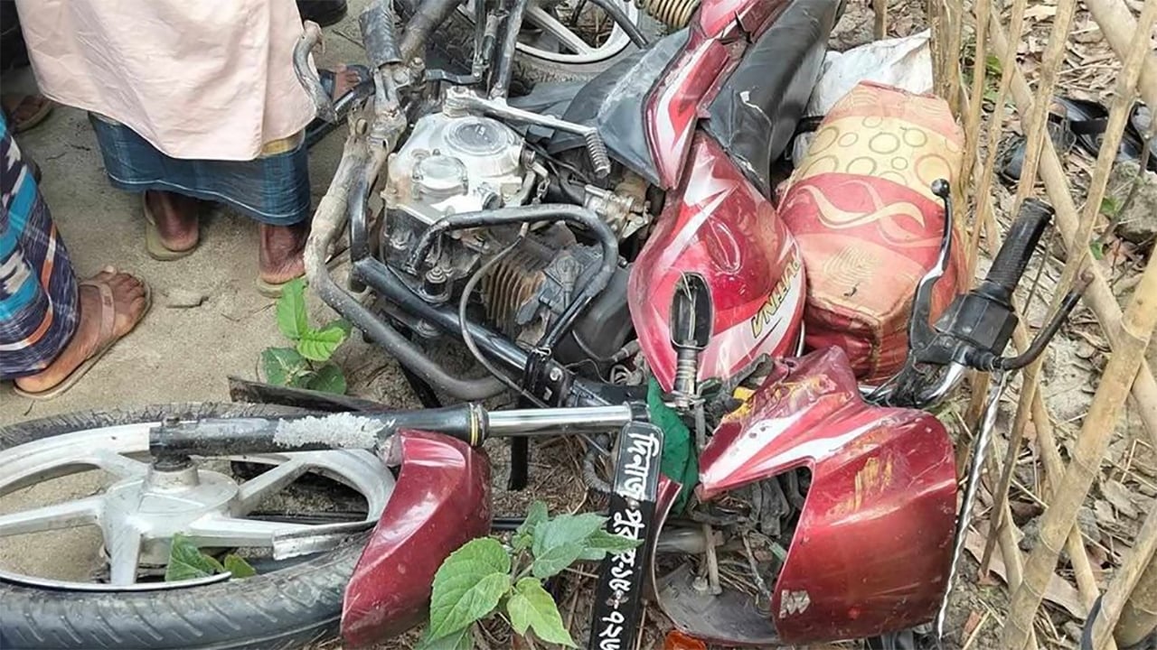 লালমনিরহাটে ট্রাকচাপায় একই পরিবারের নিহত ৩