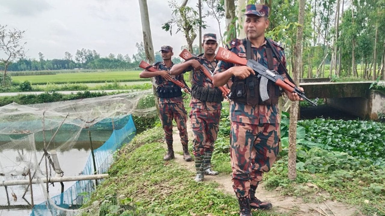 অনুপ্রবেশ ঠেকাতে লালমনিরহাট সীমান্তে বিজিবির বাড়তি সতর্কতা