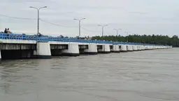 ভারি বর্ষণ ও পাহাড়ি ঢলে বাড়ছে তিস্তার পানি, নিম্নাঞ্চলে স্বল্পমেয়াদি বন্যার শঙ্কা