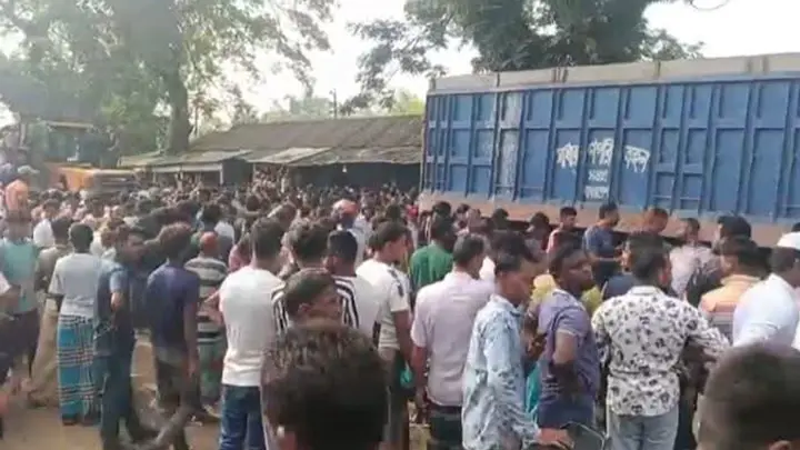 লালমনিরহাটে ট্রাক-অটোরিকশা সংঘর্ষে নিহত ৩ 