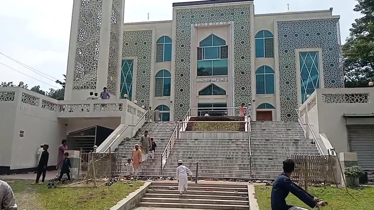 লালমনিরহাটে অল্প সম্মানীতে সংসার চালাতে ইমাম-মুয়াজ্জিনদের হিমশিম 
